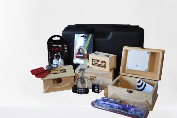 edukativni escape room set za škole ClueBox