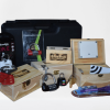 Svaki ClueBox Escape Room set sadrži sve potrebno za kreiranje escape room igre